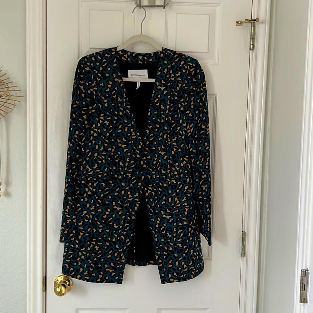 BCBG dressy cheetah print blazer